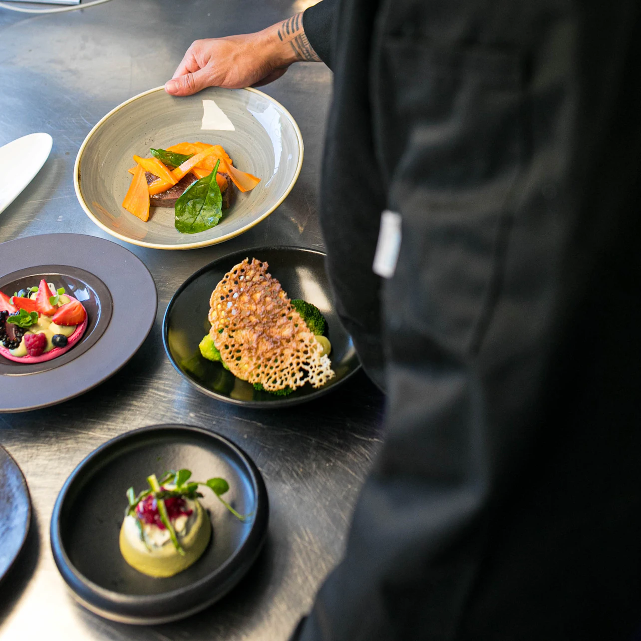 London: 4-Course Lunch on a Panaromic Bus Tour by Bustronome