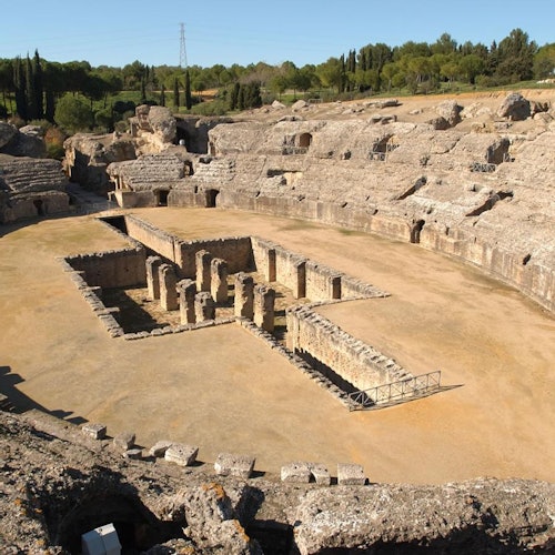 Itálica Roman Ruins & Medieval Monastery: Guided Tour + Transport from Seville Itálica Roman Ruins & Medieval Monastery: Guided Tour + Transport from Seville