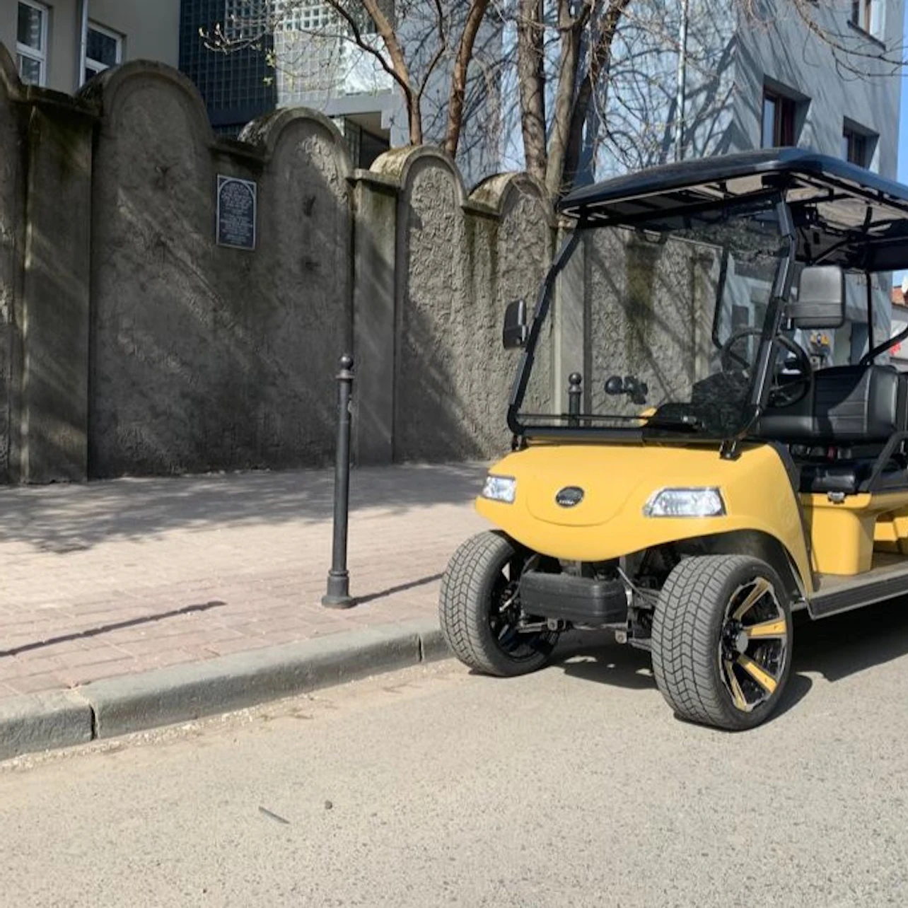 Krakow: City Sightseeing Tour by Electric Golf Cart + Audio Guide + Transfers in Krakow β Tiqets