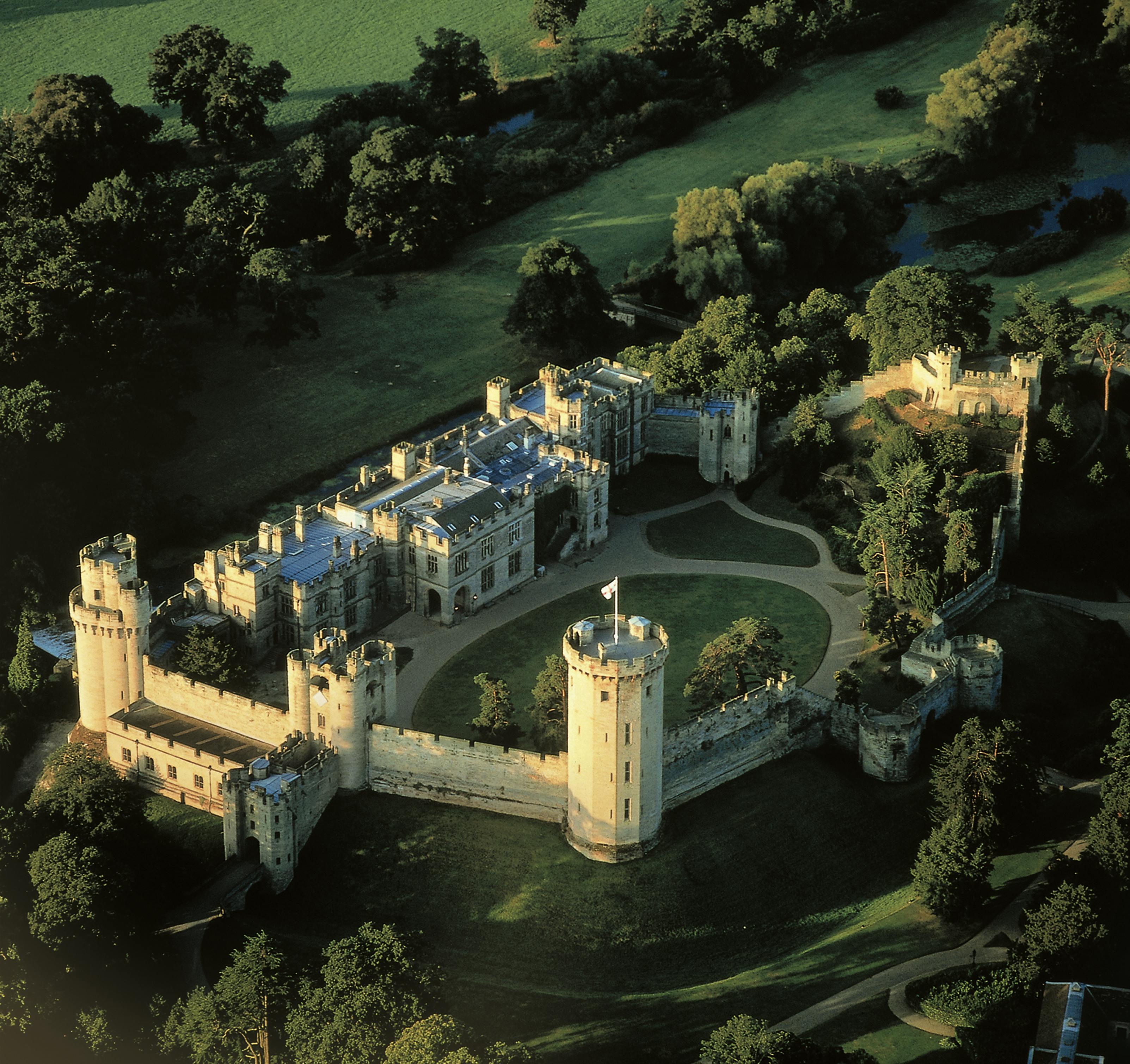 <City 67458> things to do #4: Warwick Castle & Oxford Day Trips From London