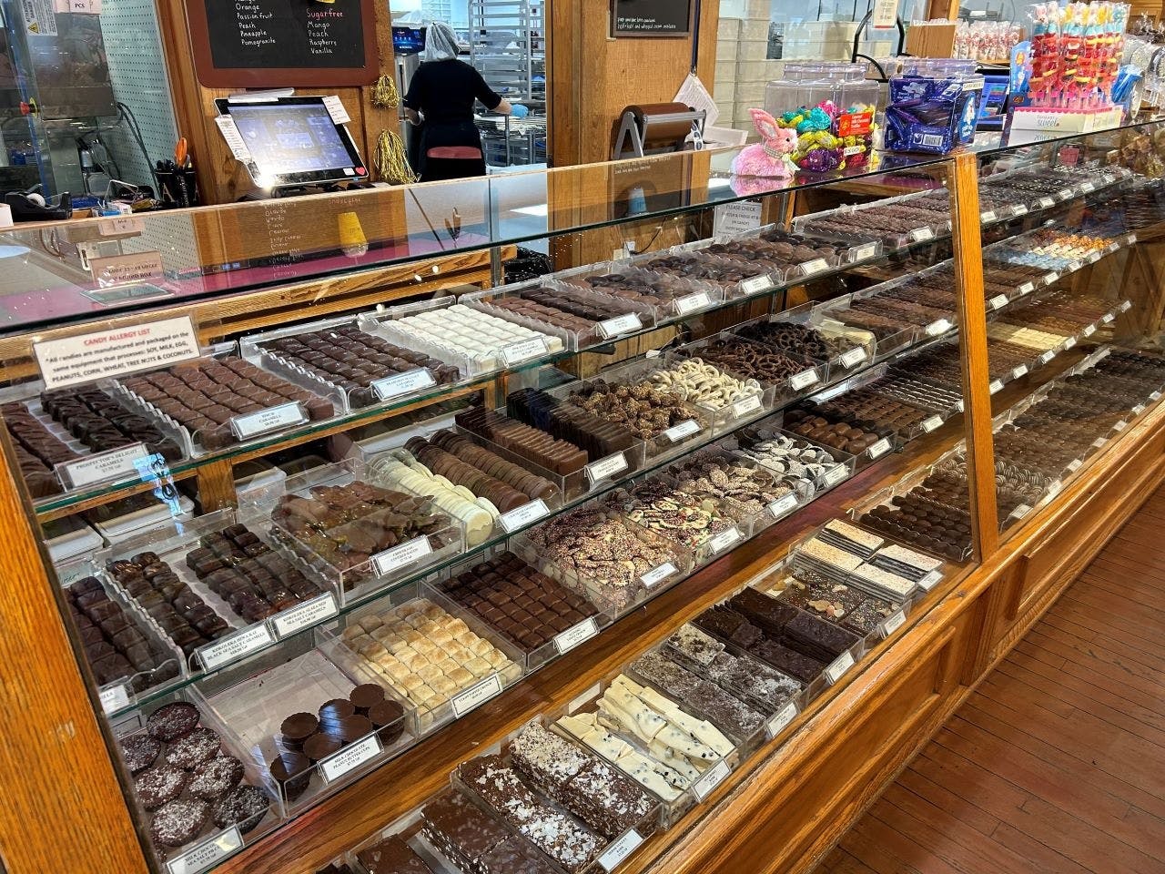 Anchorage: Tour guidato della città e degustazione della fabbrica di cioccolato — 3