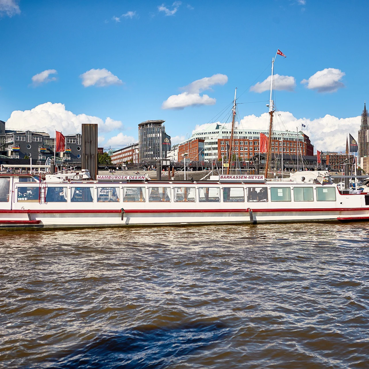 Hamburgo: paseo en barco de 1 hora + audioguía