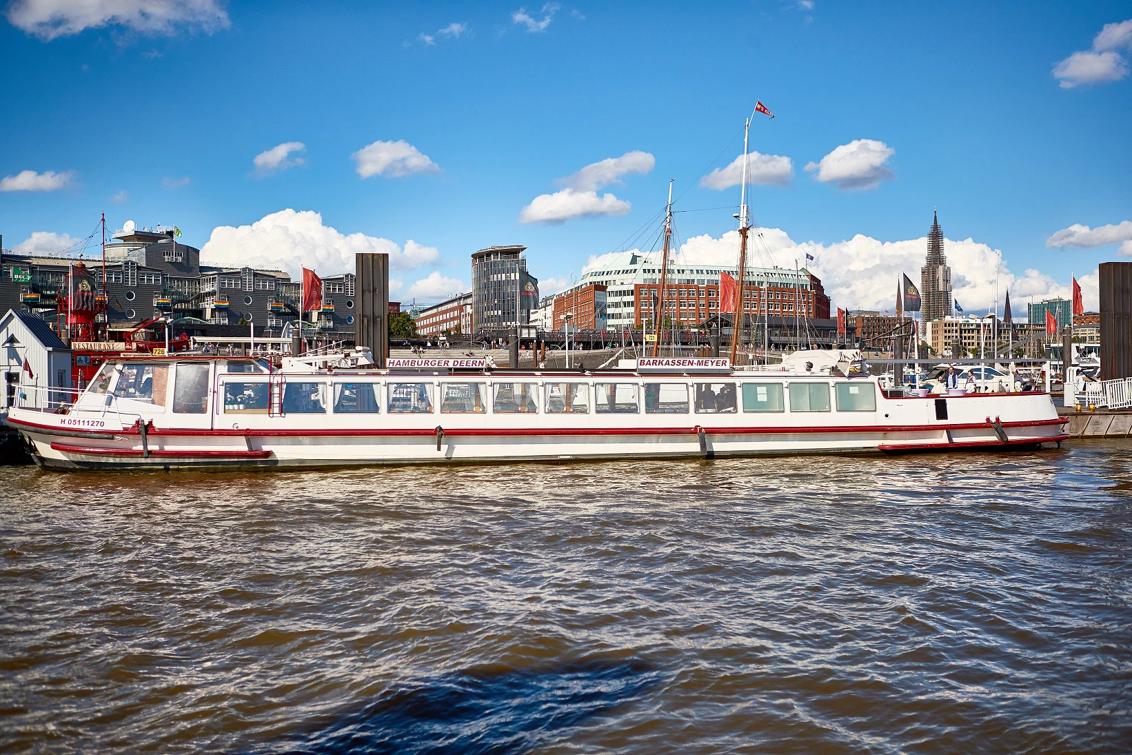 Hamburg: 1-Hour Harbor Cruise + Audio Guide