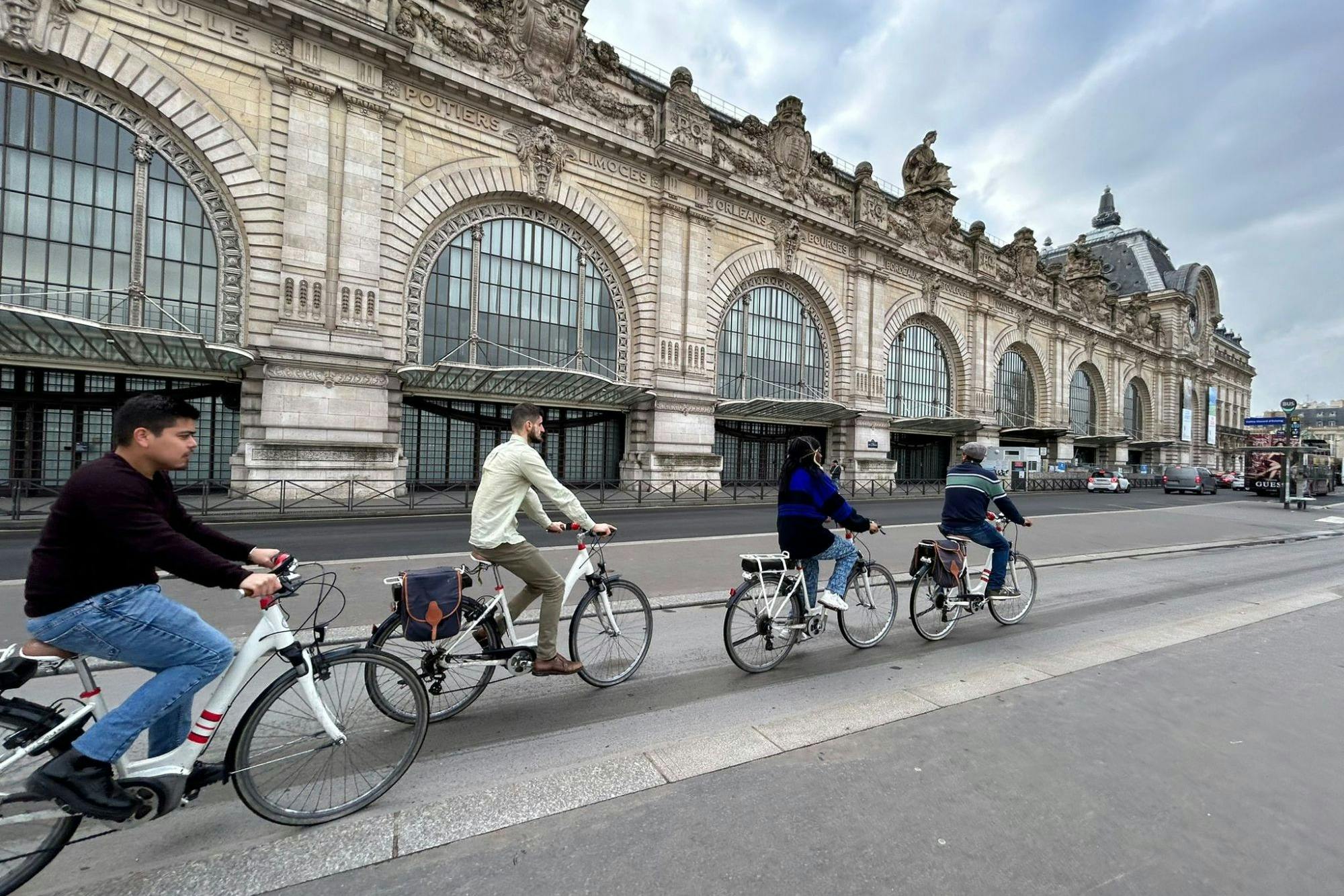 Cycliste Location Velo Course Paris Paris Visite Guidée à Vélo