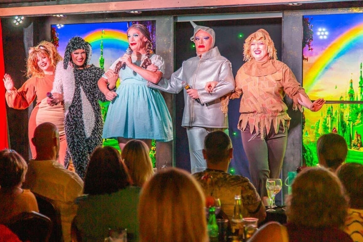 Music Hall Tavern Lanzarote: Spettacolo comico drag show + cena — 4