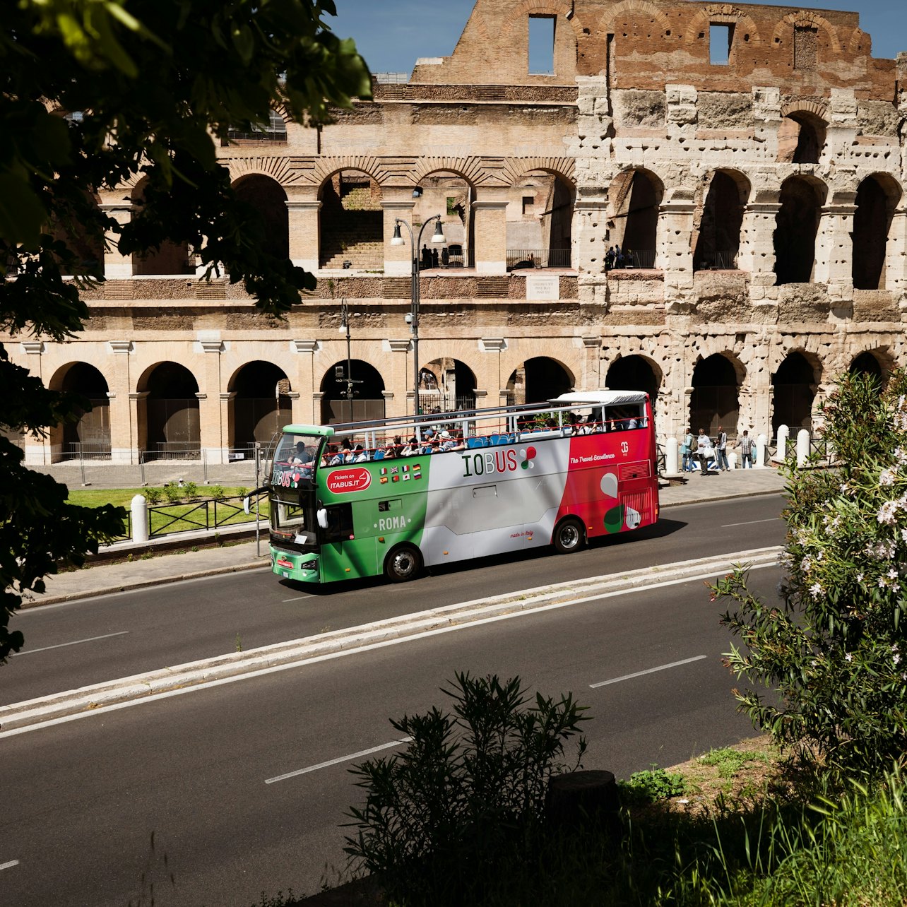 IOBUS Roma: Ônibus hop-on hop-off + Outlet Castel Romano - Acomodações em Roma
