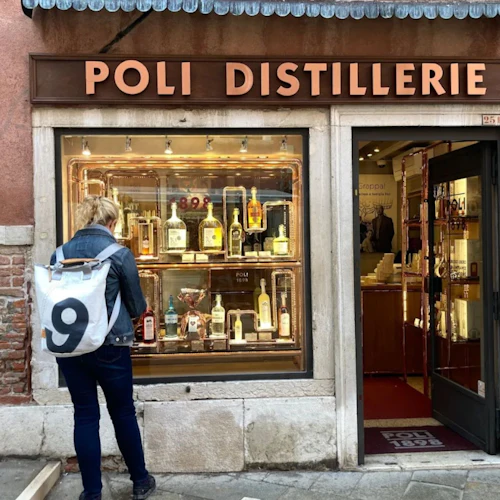 Grappaprovsmakning i Venedig - Entrédörr