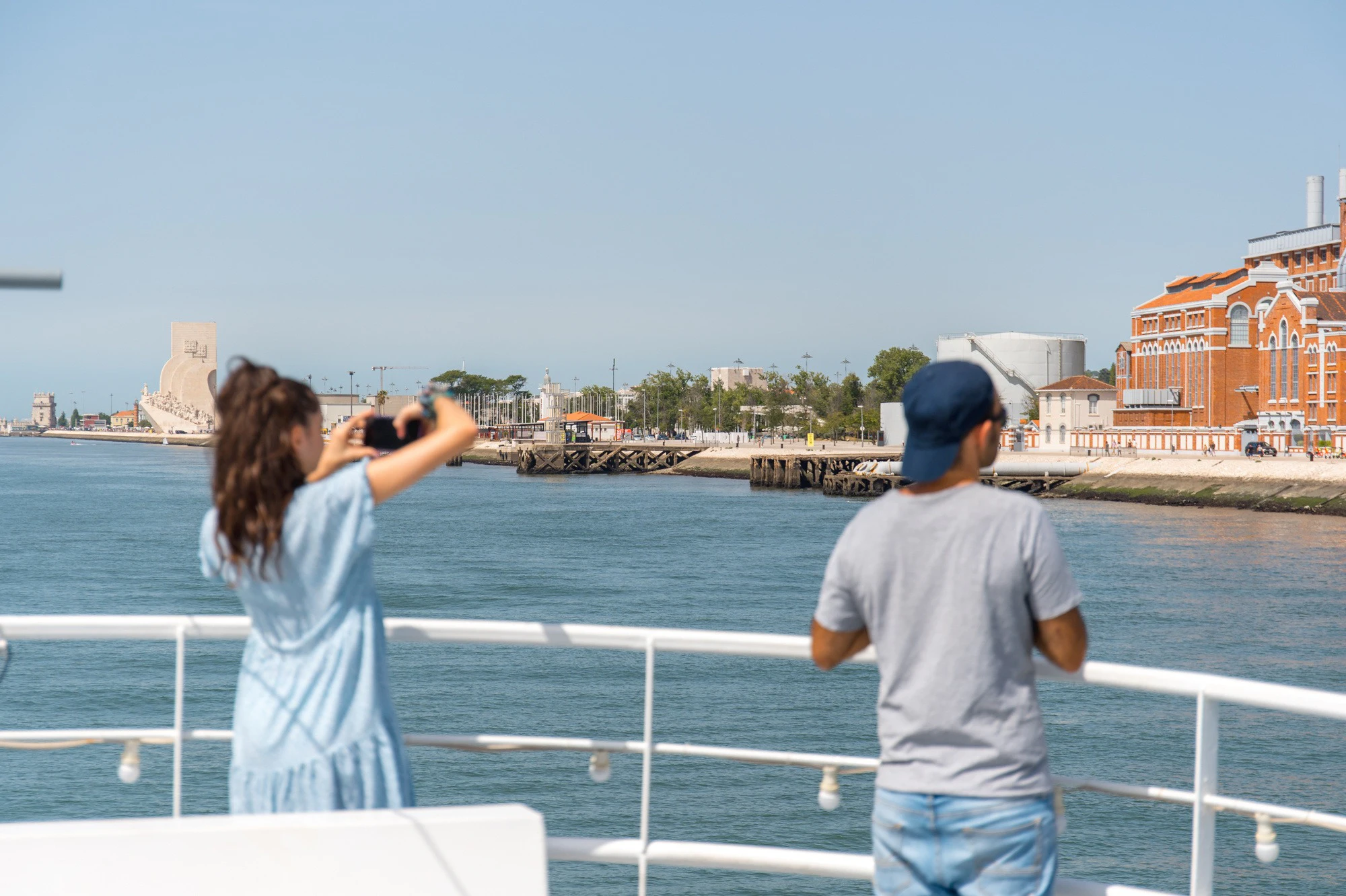 Lisbon: Tagus River Boat Tour + Drink