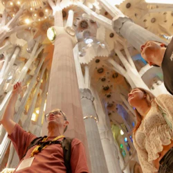Sagrada Familia: Skip The Line Ticket + Guided Tour + Tower Access 4