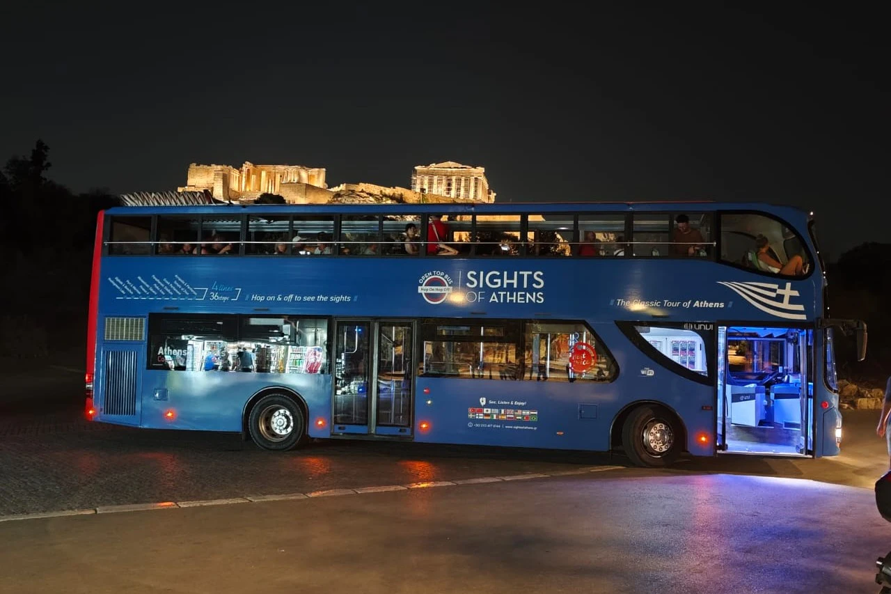 Athens: Guided Night Bus Tour