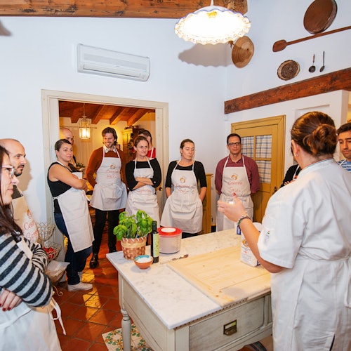 Sorrento: Mercado y clase de cocina en casa de un lugareño