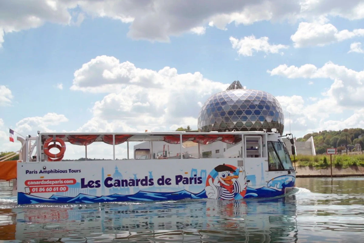 Seine River: Tour of Paris by Amphibious Bus — 4