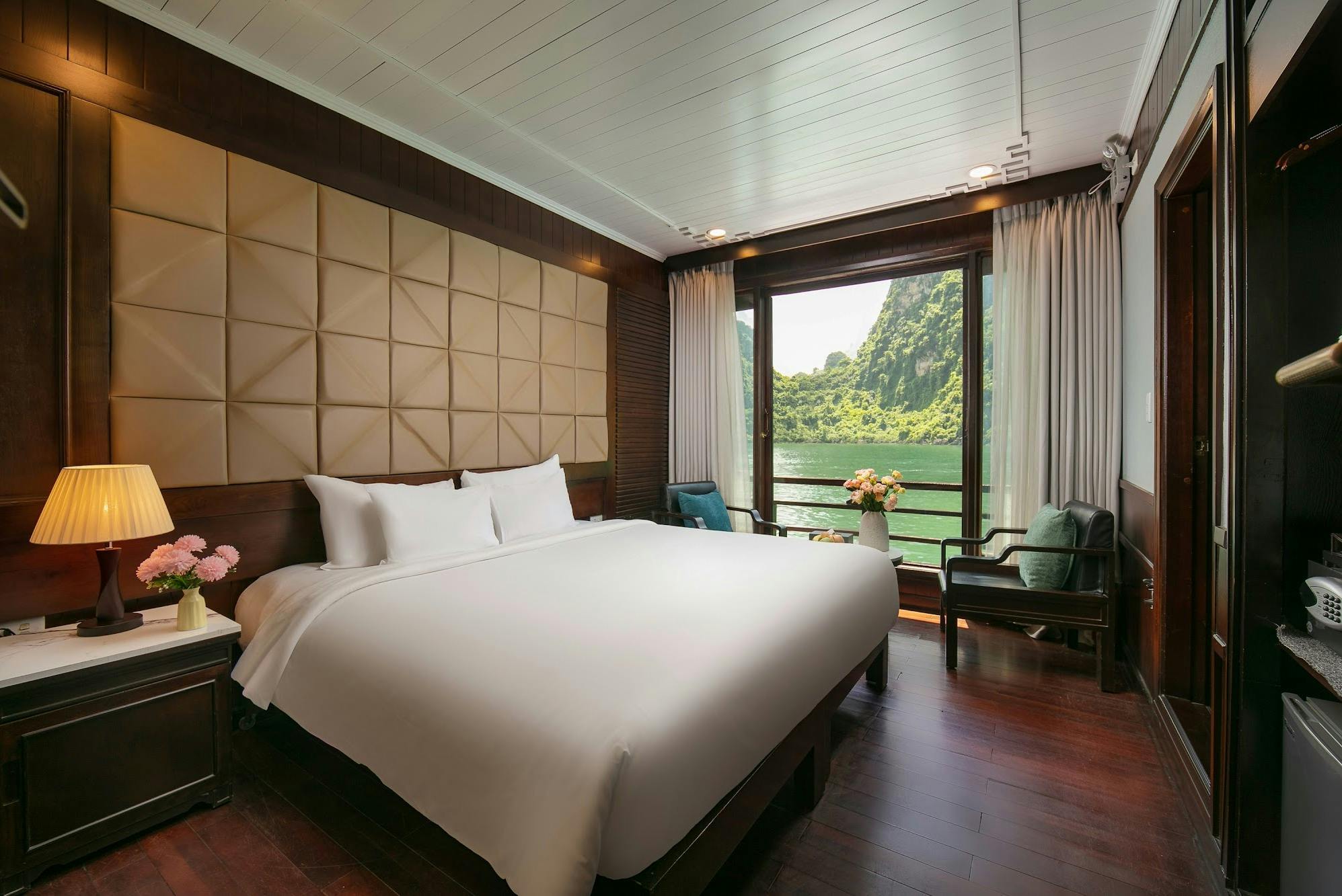 Baia di Ha Long: 2D1N Crociera Mila + Sung Sot e Ti Top + Pasti + Trasferimento opzionale — 8