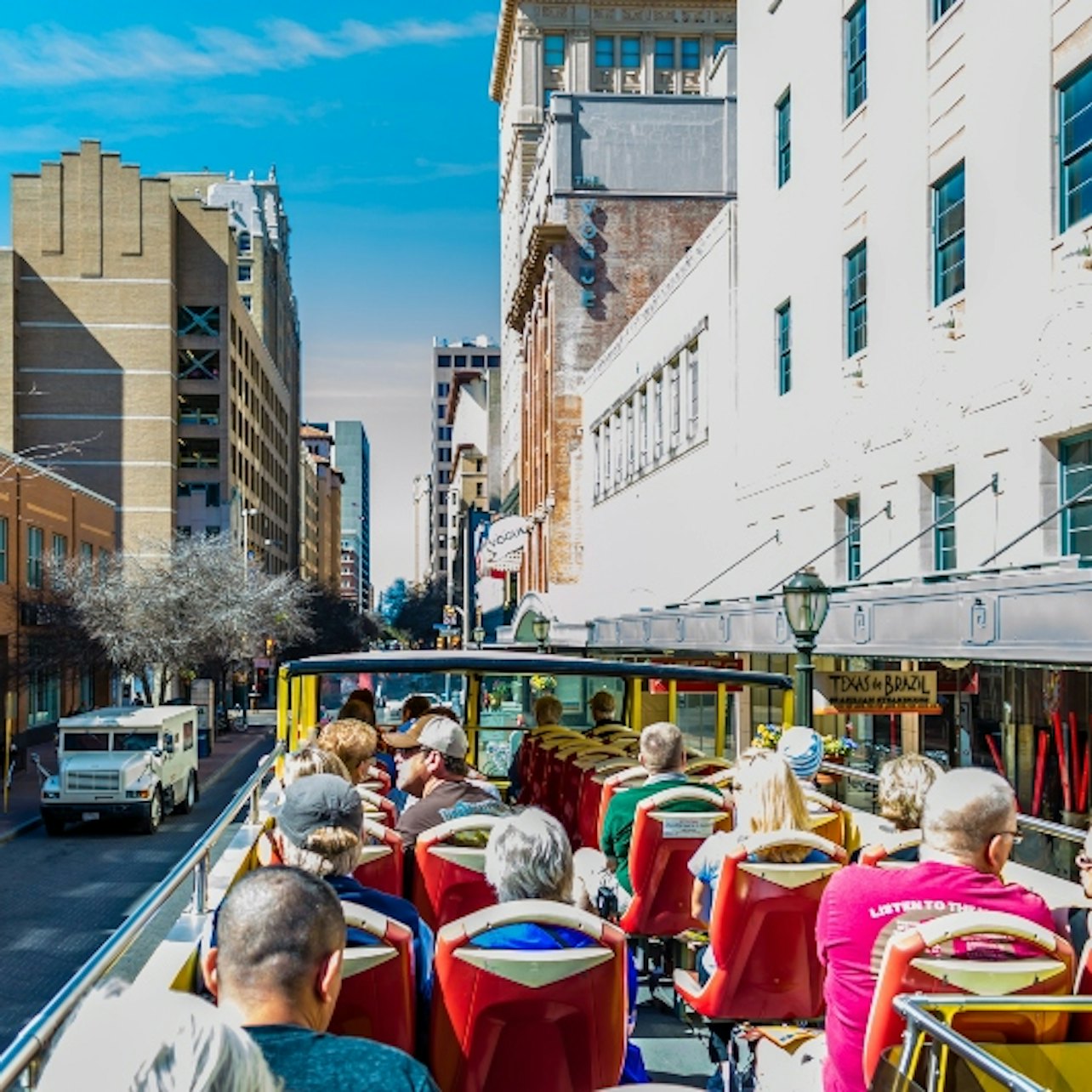 Bus turístico San Antonio - Alojamientos en San Antonio