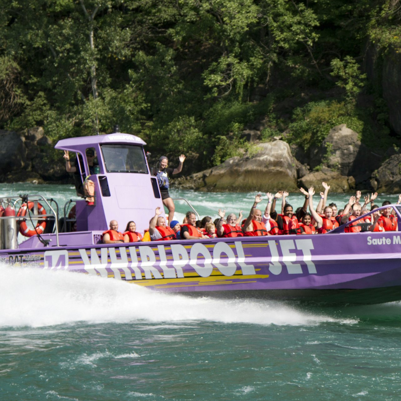 Tour in Barca Whirlpool Jet a Niagara Falls - Alloggi in Cascate del Niagara