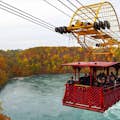 Pokud chceš zažít Niagara Whirlpool Aerocar, zeptej se svého průvodce.