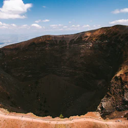 Mount Vesuvius: Fast Track Ticket + Roundtrip from Pompei 4