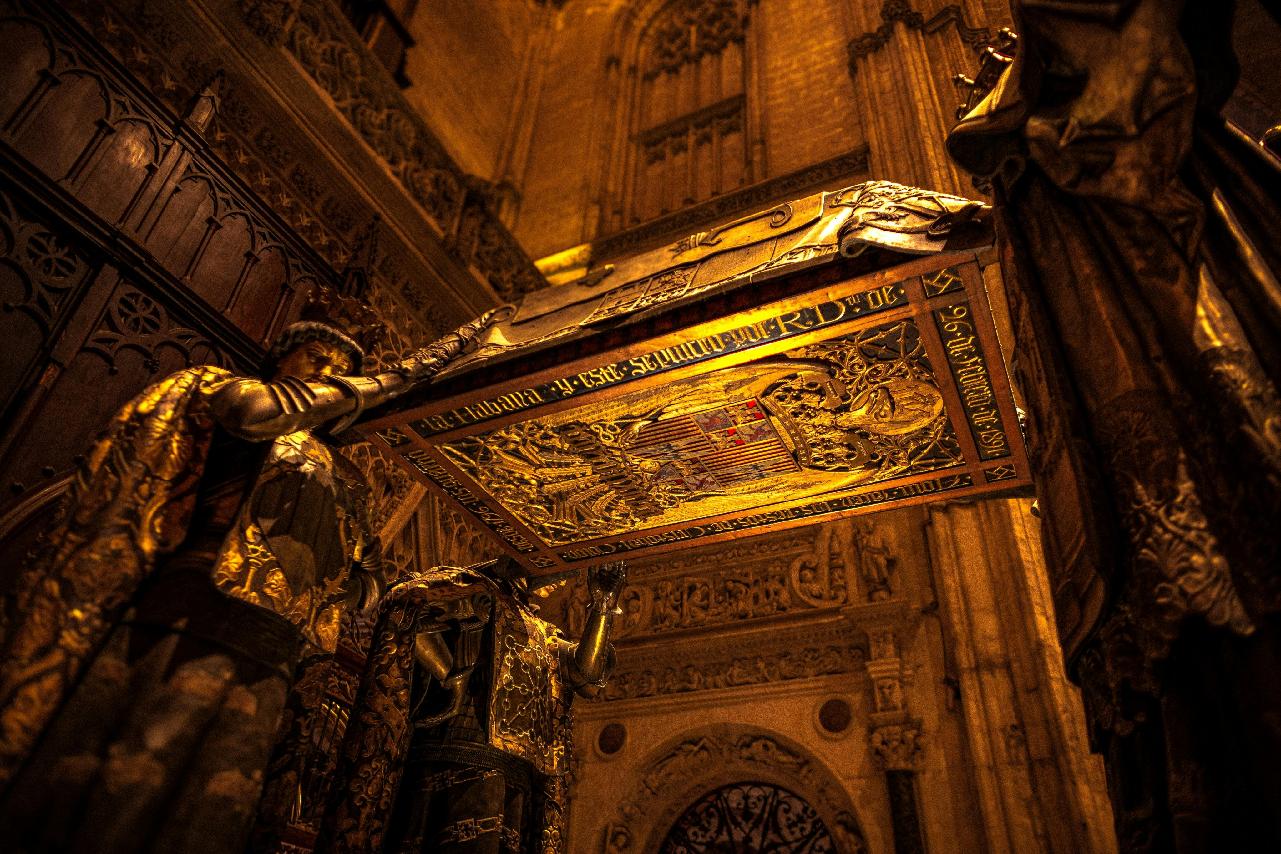 Royal Alcázar of Seville, Cathedral & Giralda: Priority Access + Guided Tour 4