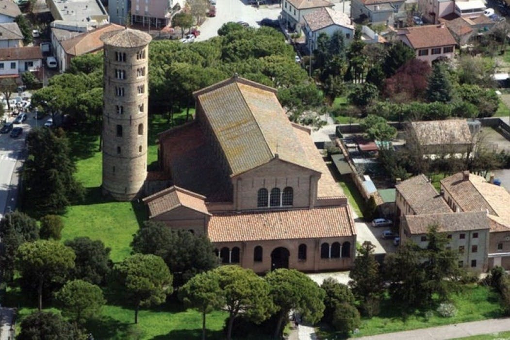 Панорамная фотография собора СвятогоАполлинария