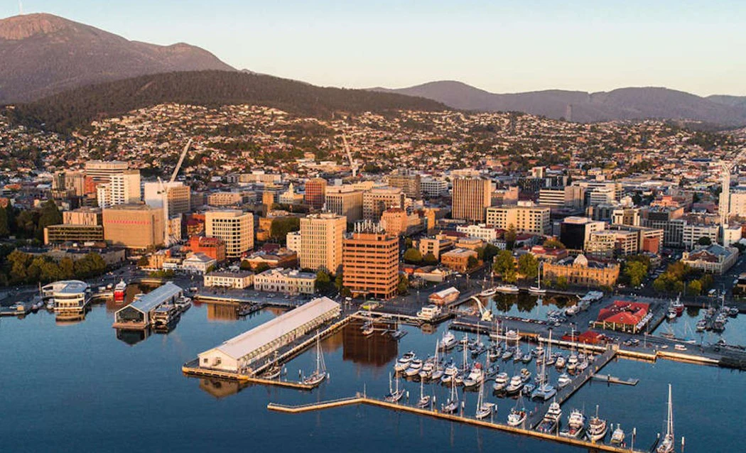 Hobart: One-way or Roundtrip Bus Transfer Between City Centre & Airport