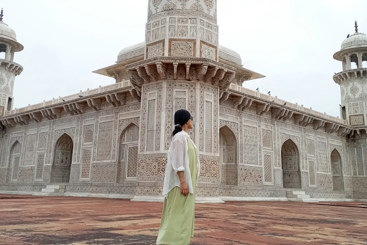 Agra: Private Taj Mahal and Agra Fort Sunrise Tour from Delhi