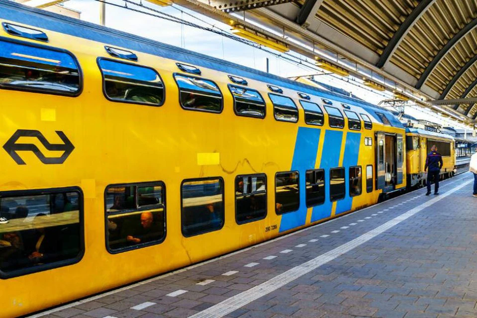 Efteling: Train + Bus To/From Amsterdam