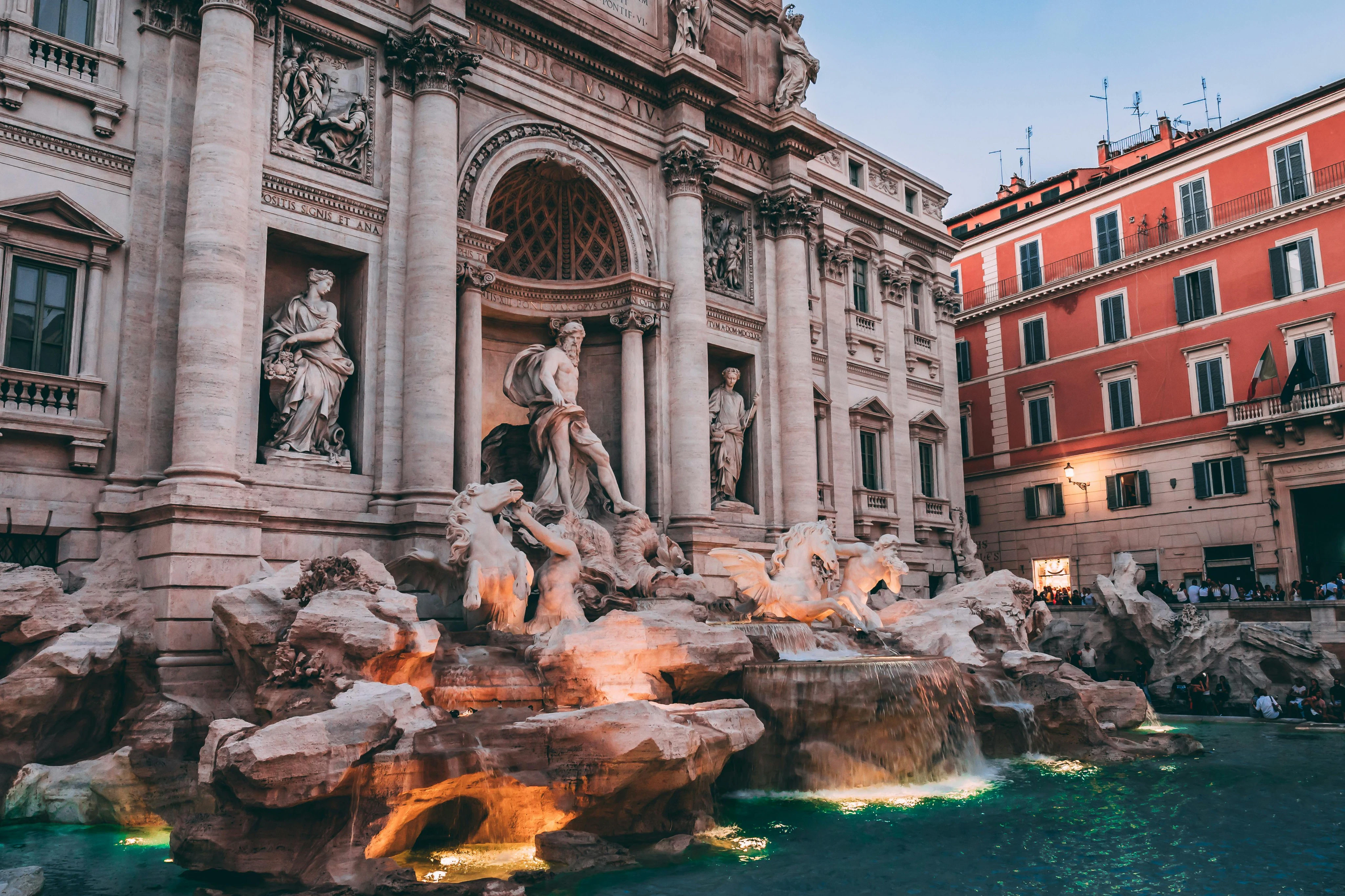 Trevi Fountain: Entry Ticket + Guided City Walking Tour