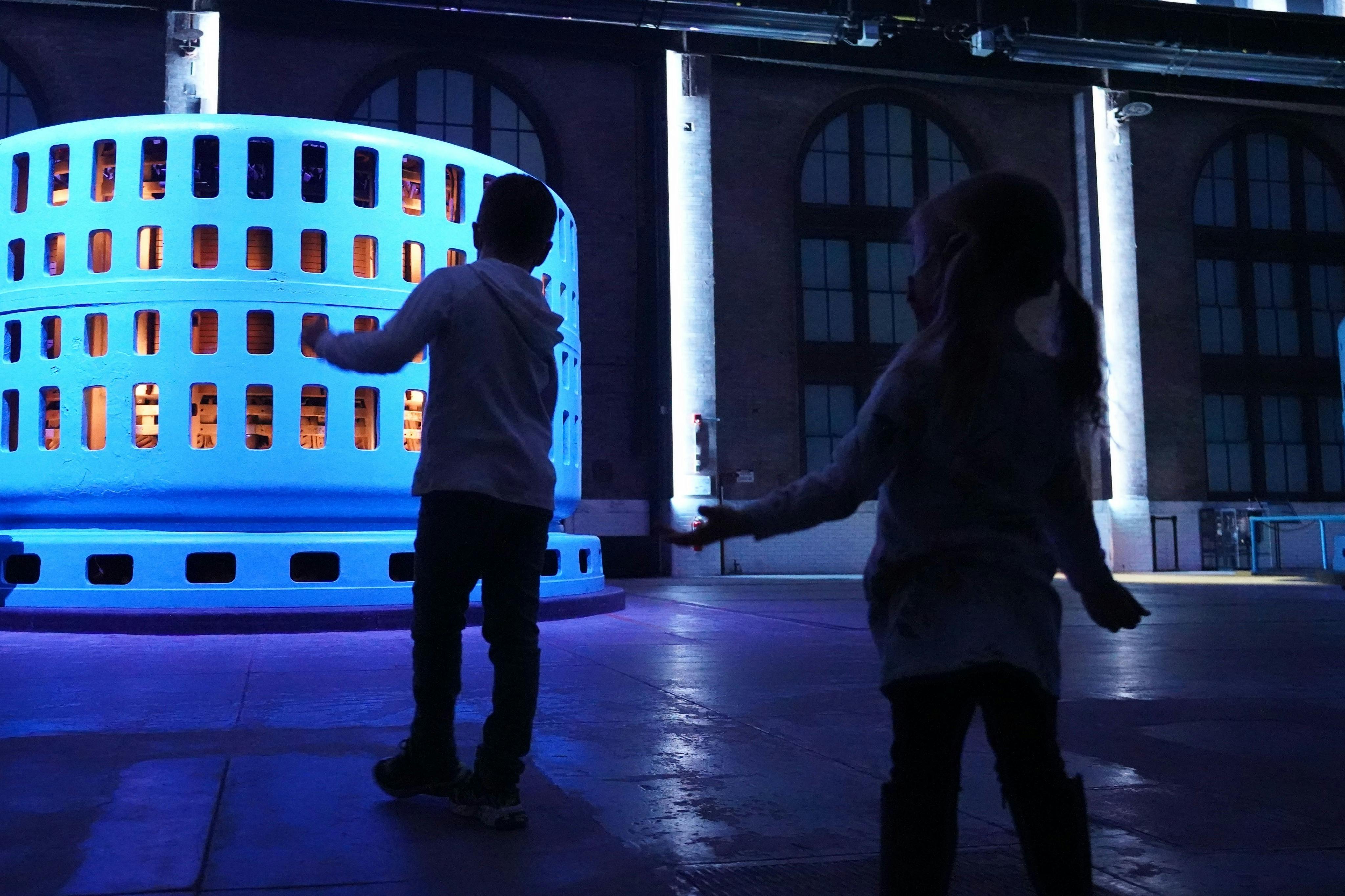 Espectacle nocturn Corrents: "El poder del Niàgara transformat"