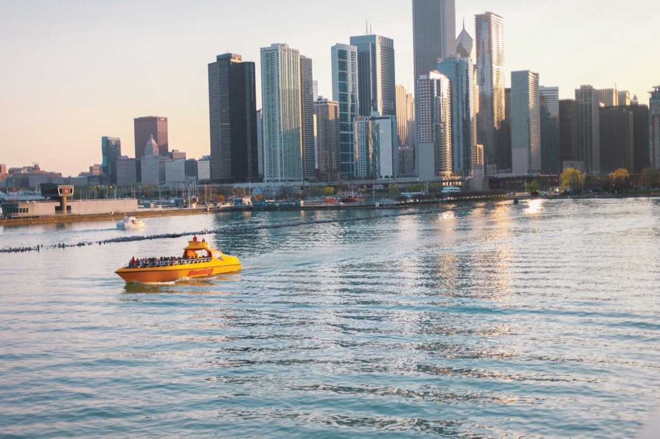 Crucero con fuegos artificiales frente al lago de Chicago - Alojamientos en Chicago