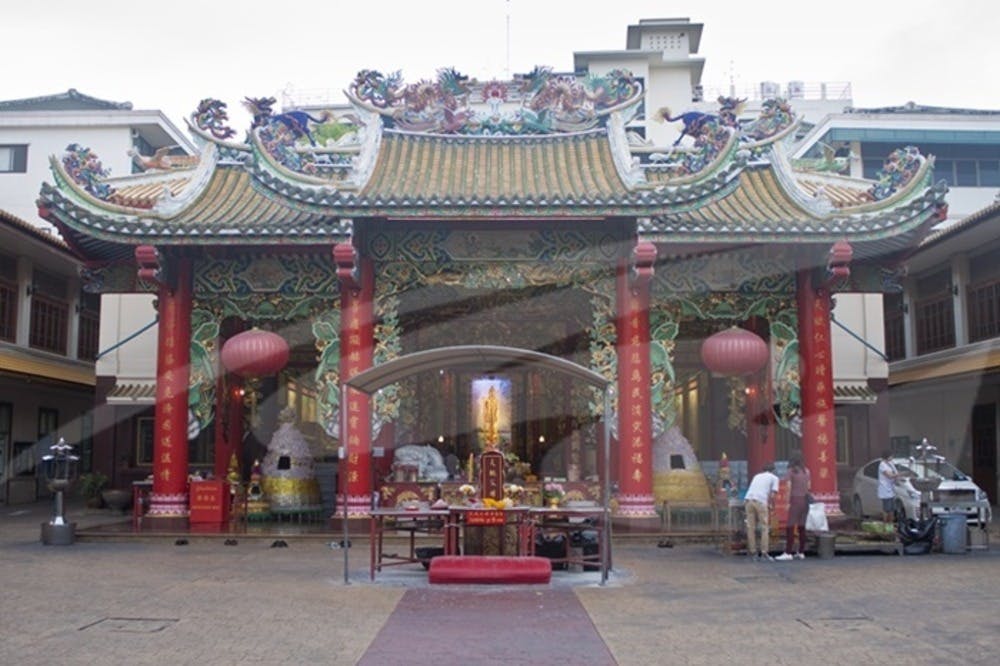 Sites de la ville de Bangkok à pied, en tuk-tuk et en bateau fluvial