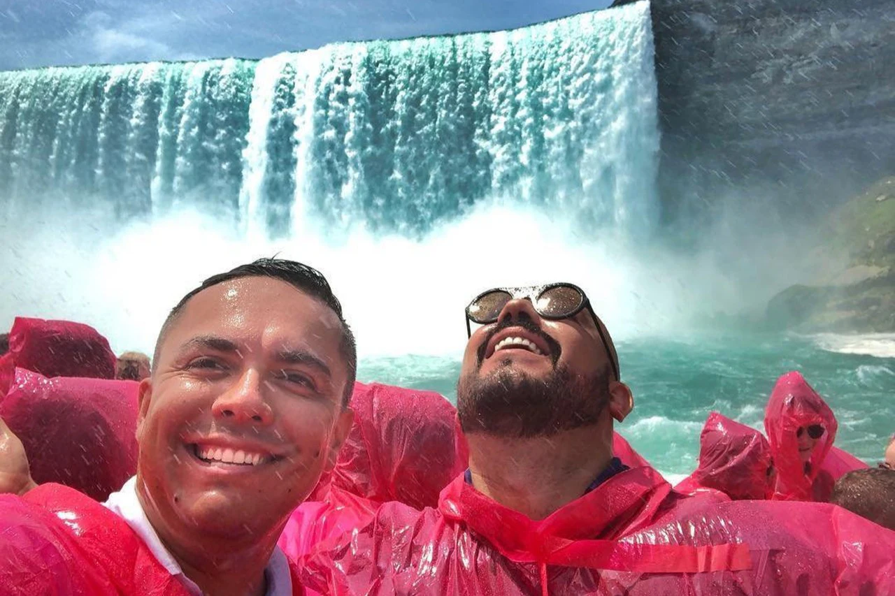 Niagara Falls (CA): Boat Cruise + Guided Walking Tour