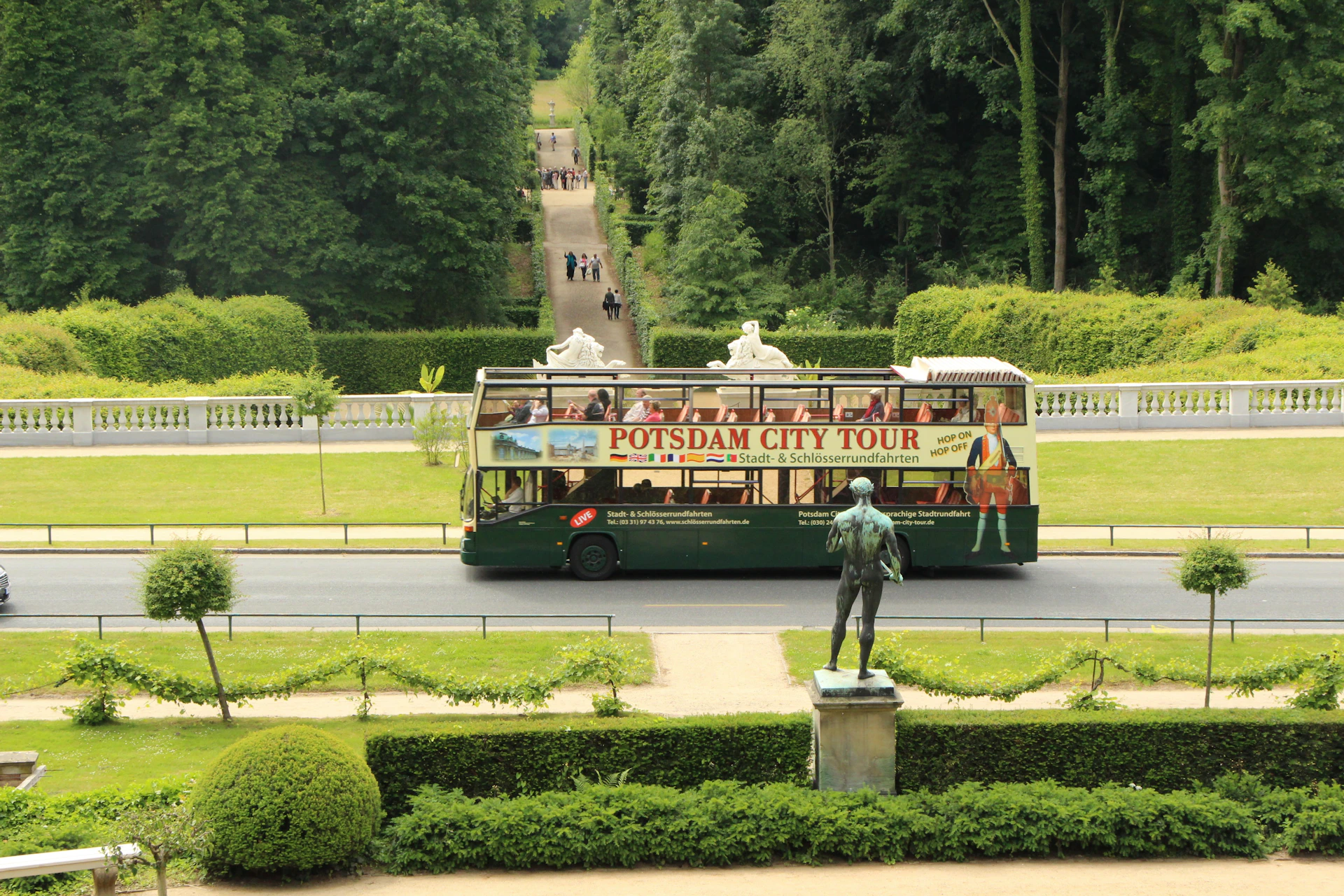City Tour Bus Potsdam am Park Sanssouci