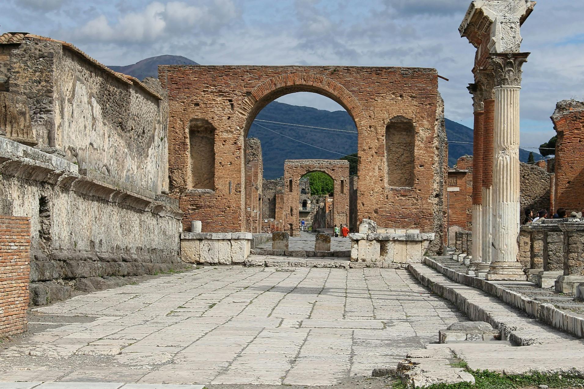 Pompeii: Day Trip From Naples 2