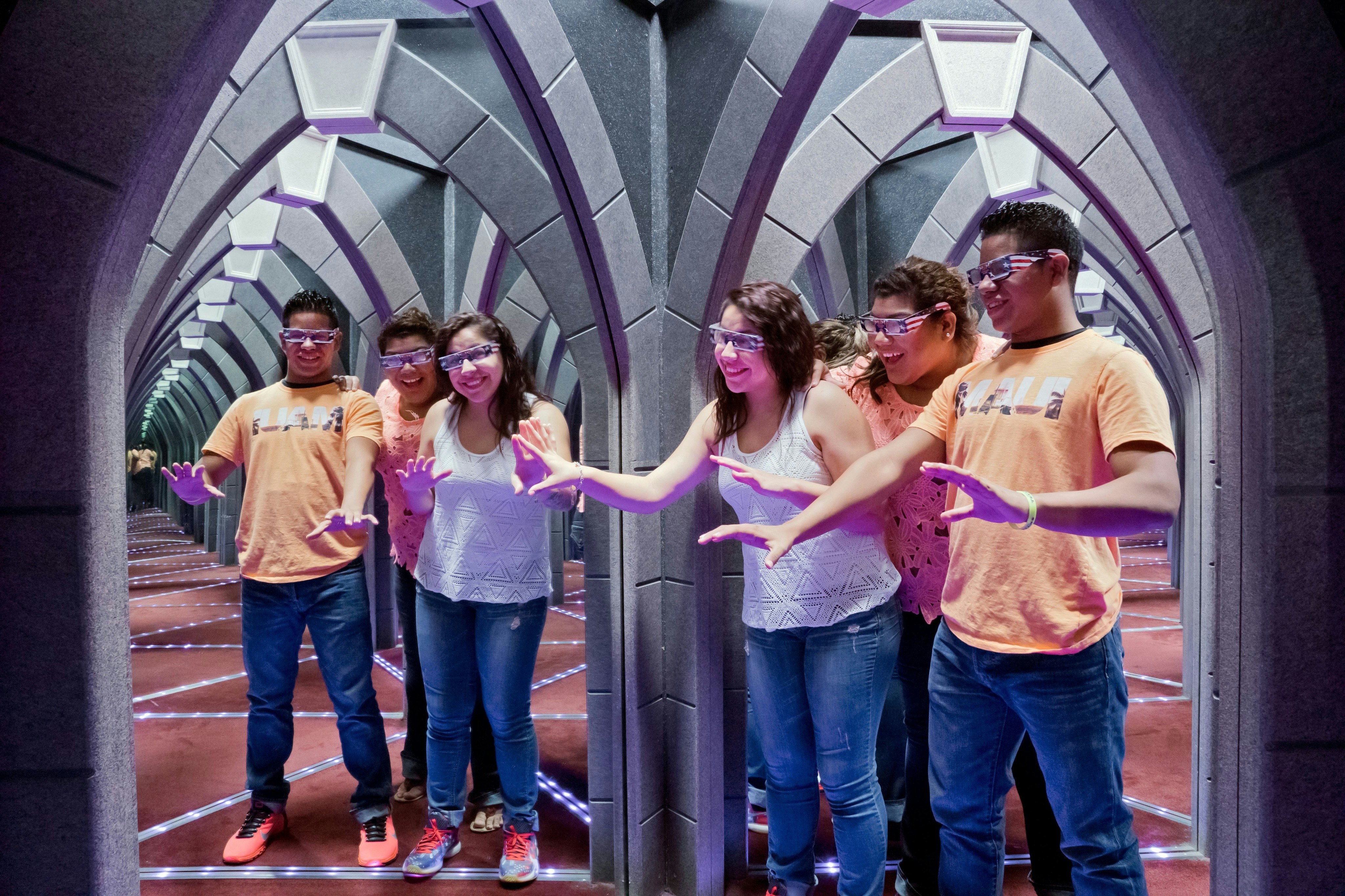 The Amazing Mirror Maze: Escape Experience