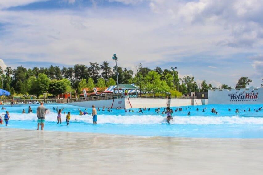 Wet 'n Wild Emerald Pointe Waterpark: Entry Ticket 4