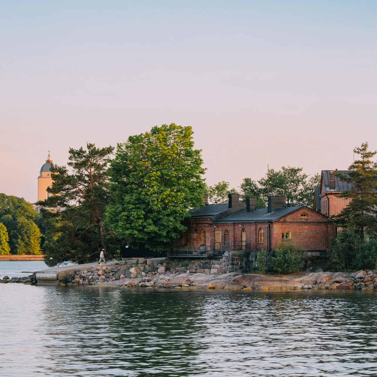Helsinki: Hop-on Hop-off Ferry Ride to Suomenlinna & Lonna in Helsinki β Tiqets