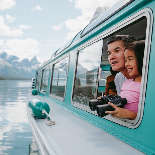Explore Jasper: Sightseeing Tour + Seasonal Maligne Lake Cruise