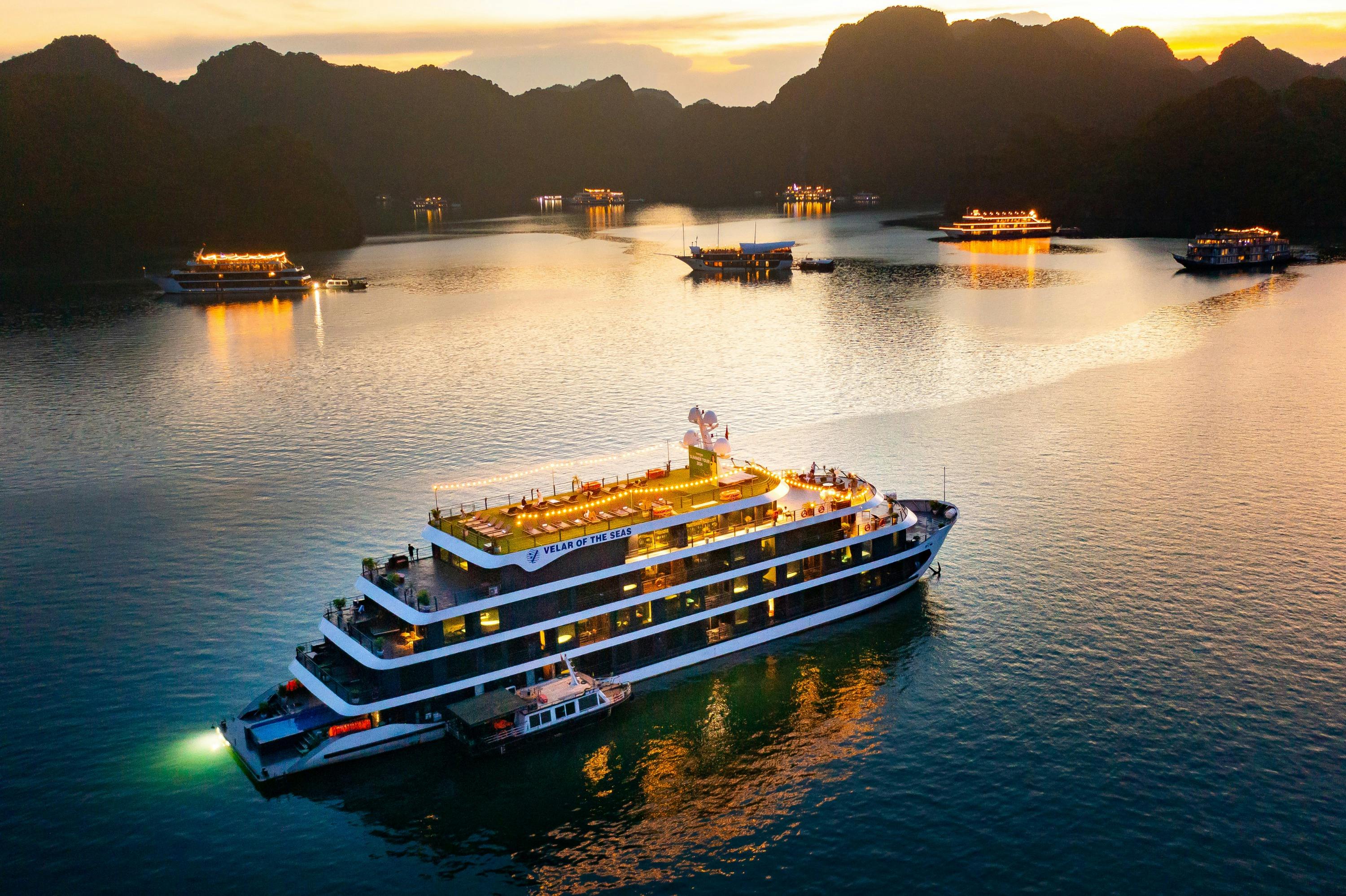 Baia di Ha Long e Lan Ha: 2D1N Velar of The Seas Tour in barca + Trasferimento opzionale — 7