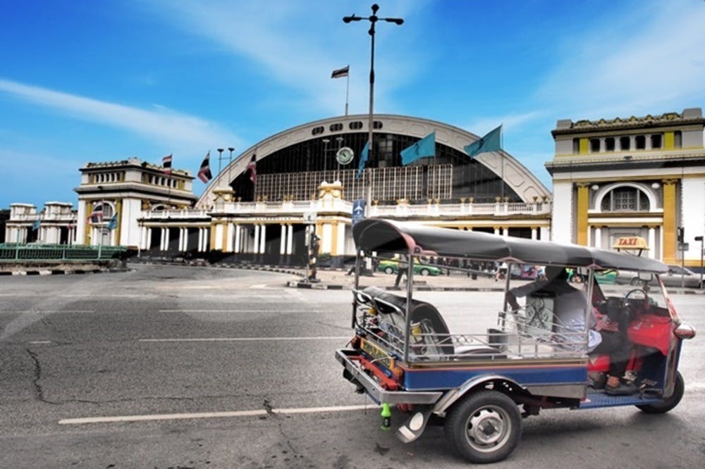 Sites de la ville de Bangkok à pied, en tuk-tuk et en bateau fluvial