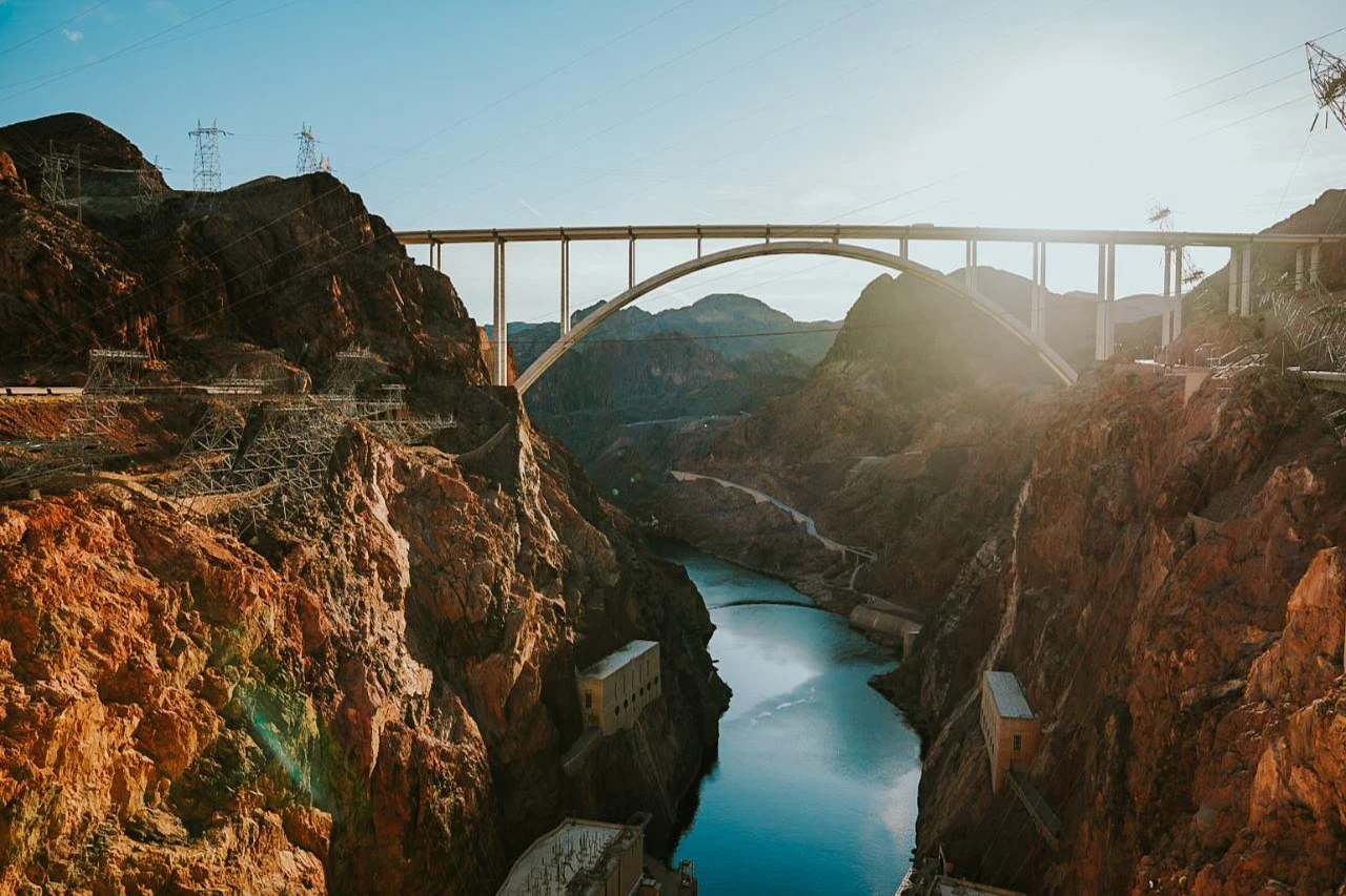 Las Vegas: Guided VIP Hoover Dam Tour + Off-Road Adventure + Lunch