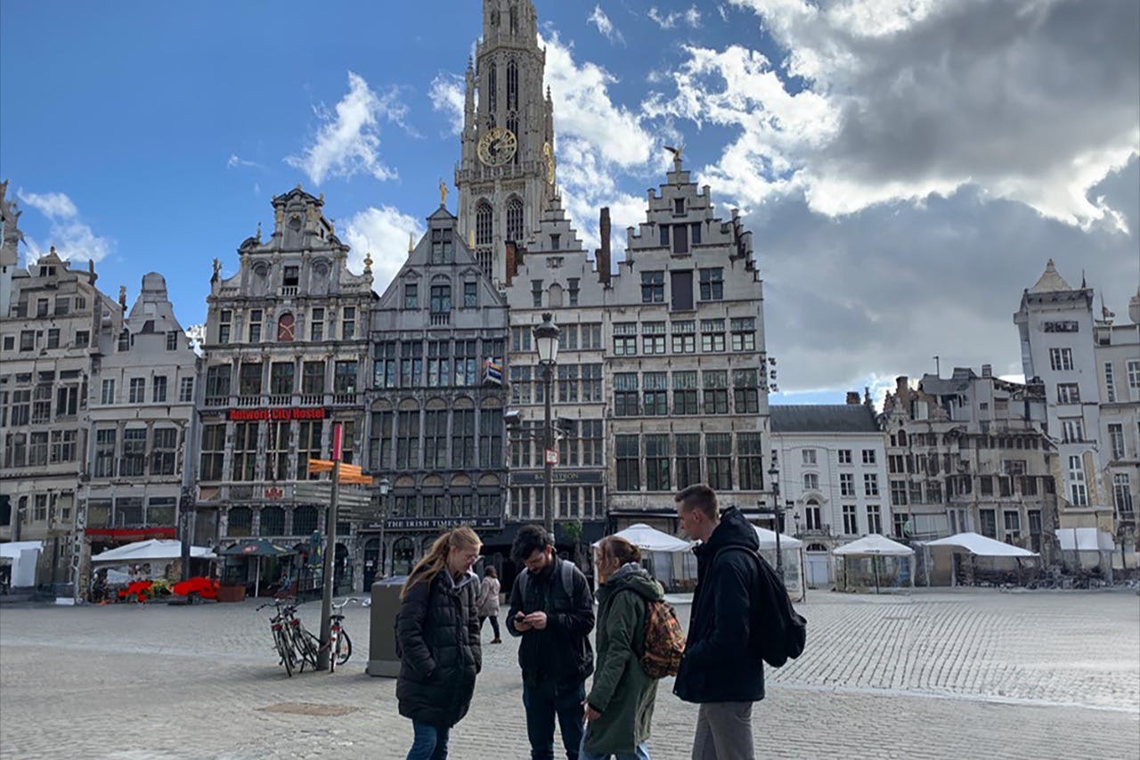 玩夏洛克·福尔摩斯城市游戏