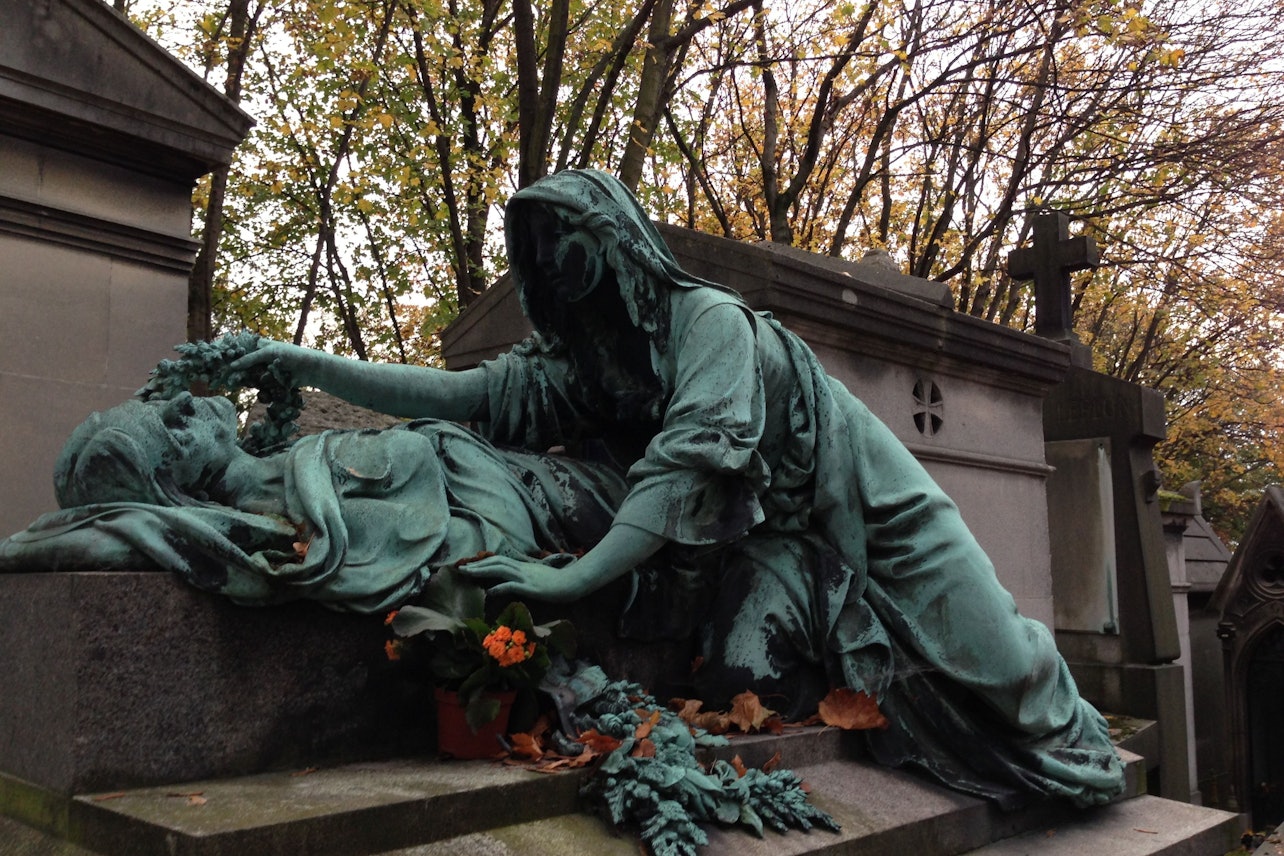 Cemitério Père Lachaise - Passeio a pé guiado - Acomodações em Paris