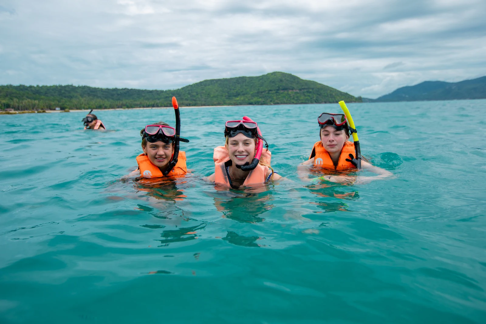 Tan & Pig Islands: Guided Speedboat Tour from Koh Samui + Pink Dolphin Spotting