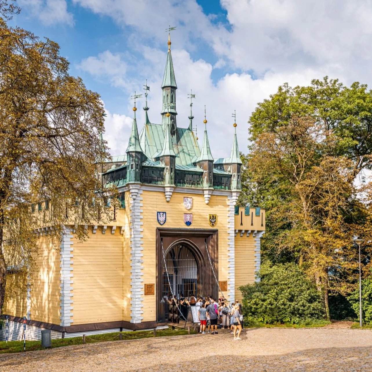 Petřín Tower & Mirror Maze: Entry Ticket in Prague – Tiqets