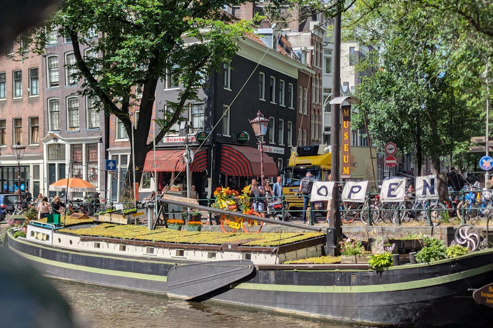 Exterior Houseboat Museum