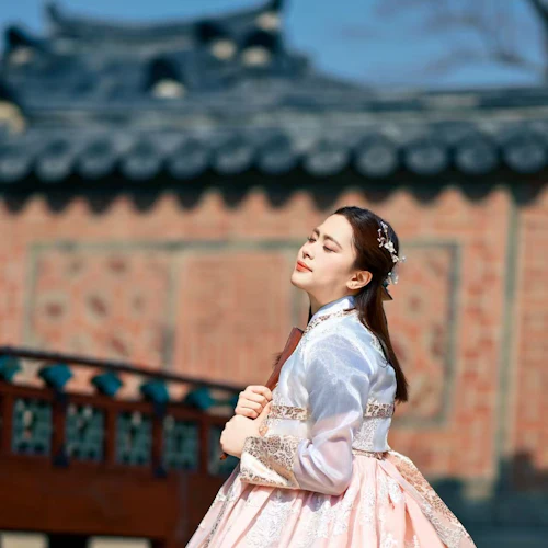 Gyeongbokgung Palace, Bukchon Hanok Village & Changdeokgung Palace: Premium Hanbok Set + Korean Hairstyle - Photo 10