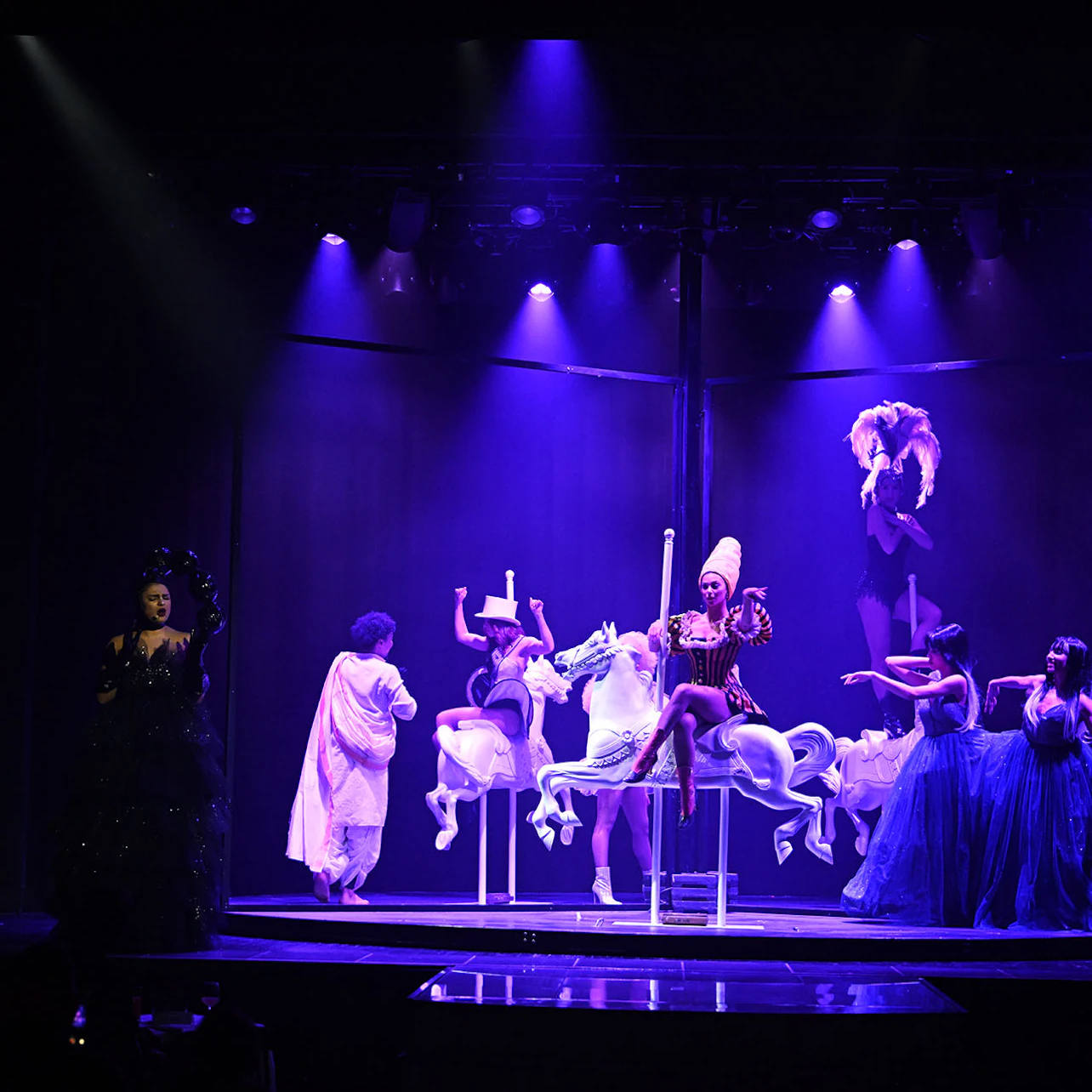 Paradis Latin Cabaret: Family-Friendly Cabaret Show