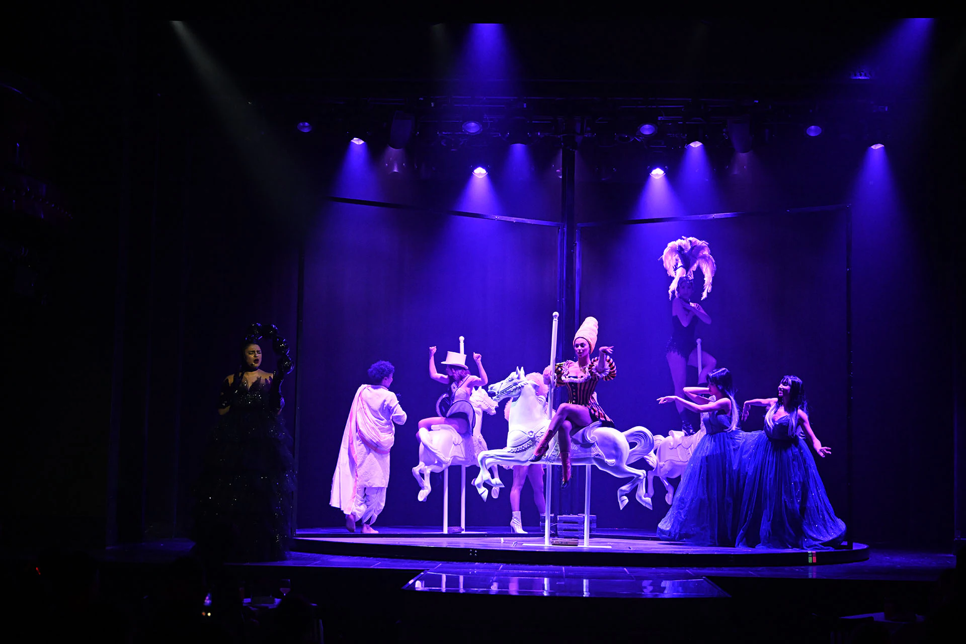 Paradis Latin Cabaret: Family-Friendly Cabaret Show