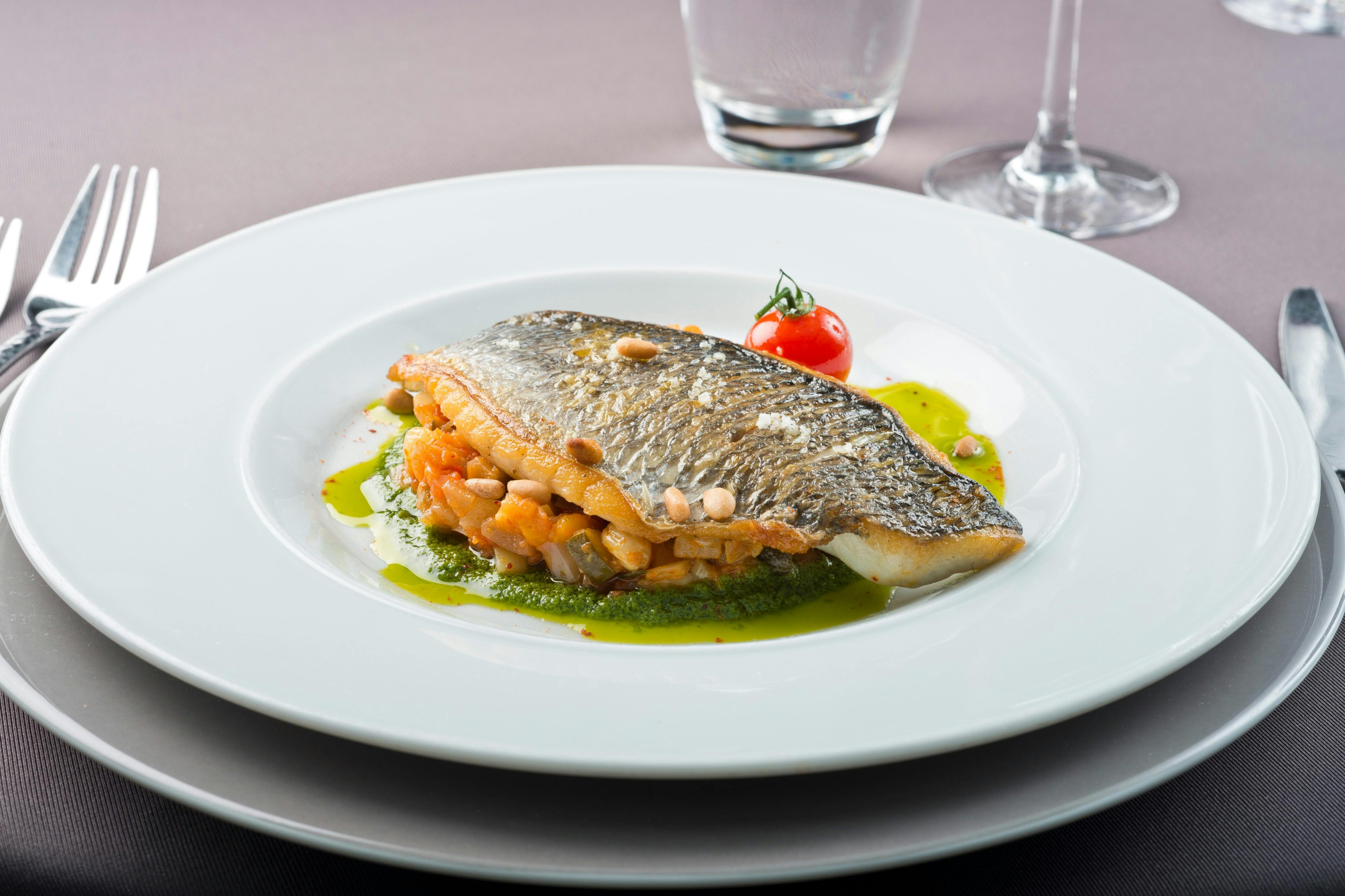 Seine River: 3-Course Dinner Cruise with Drinks by Bateaux Parisiens 5