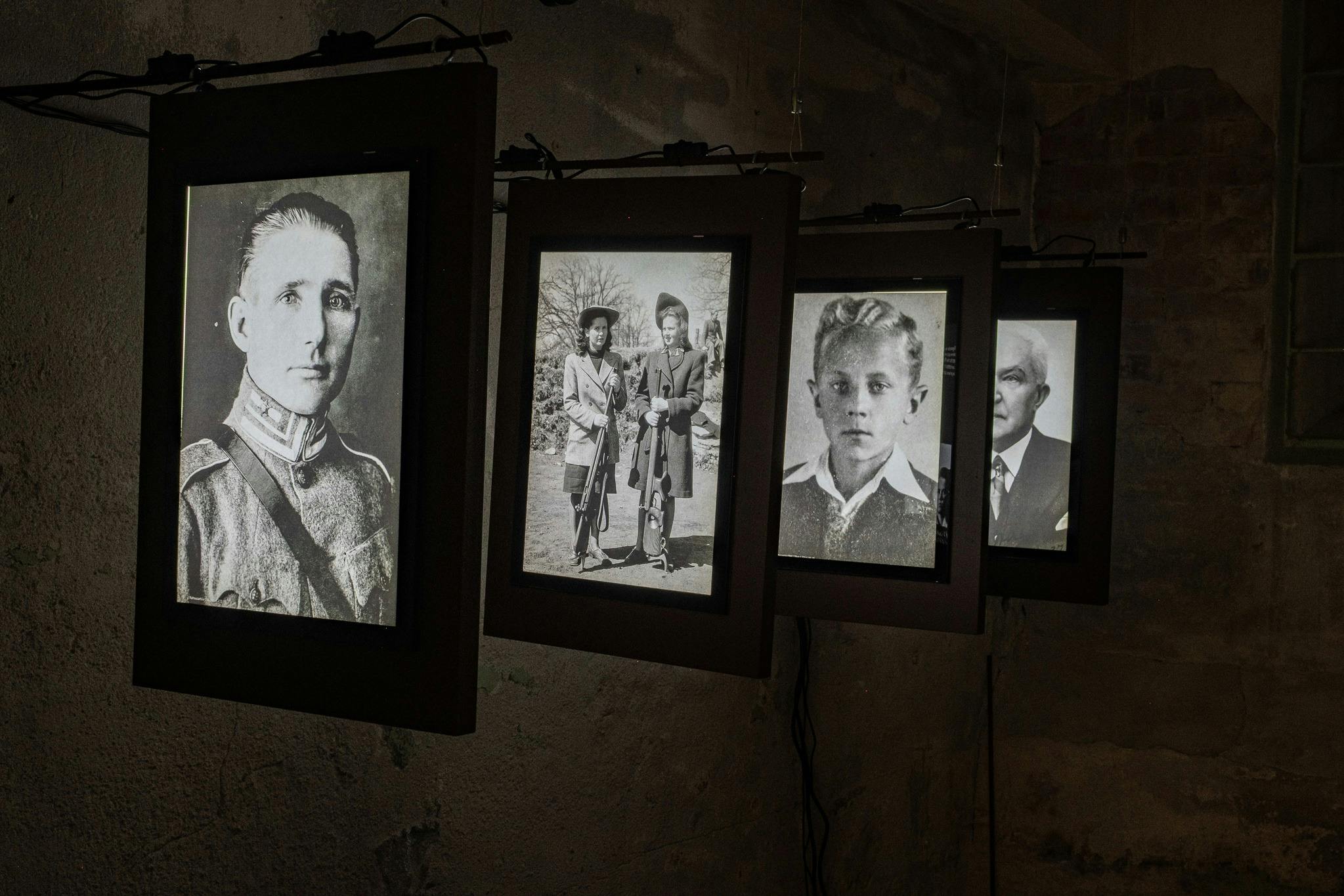 被关押在克格勃牢房的人的照片